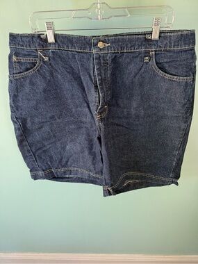 Classic Dark Wash Denim Shorts Size 18